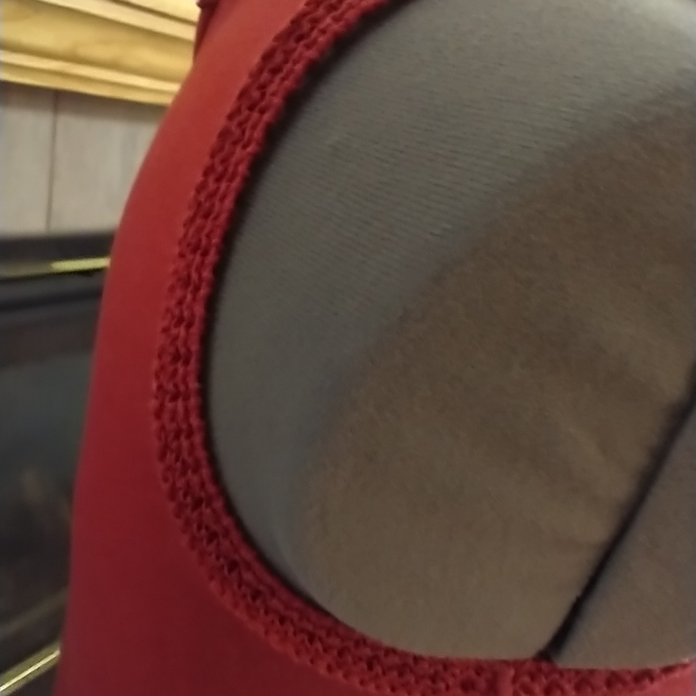 *sold* Ann Taylor LOFT red crochet detail tank top, XS - Picture 3 of 6